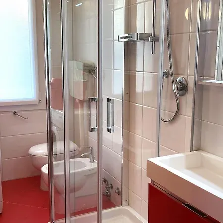 De Lazzari Apartmán *